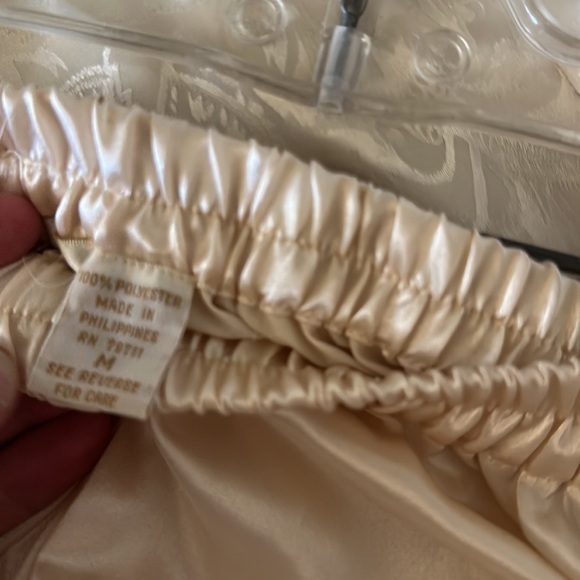 Vintage Victoria secret silk pajamas - Picture 4 of 4